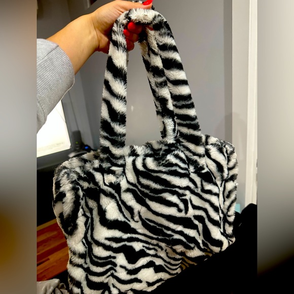 Cool Fluffy Zebra pattern USED tote bag - Picture 3 of 3